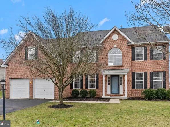 1036 Creekview Dr, Pennsburg, PA 18073