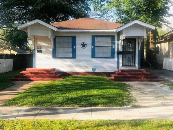 616 Elgie St, Beaumont, TX 77705