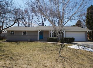 15355 W Fenway Dr, New Berlin, WI 53151