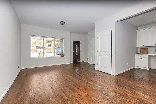 Sold by Remax Edge | media 5