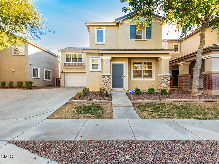 2343 E Sunland Ave — Photo 1