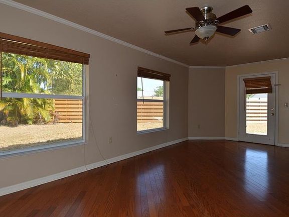 5th image of 622 Whitfield Ave