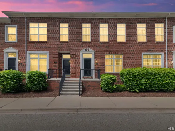 14568 Vauxhall Dr, Sterling Heights, MI 48313