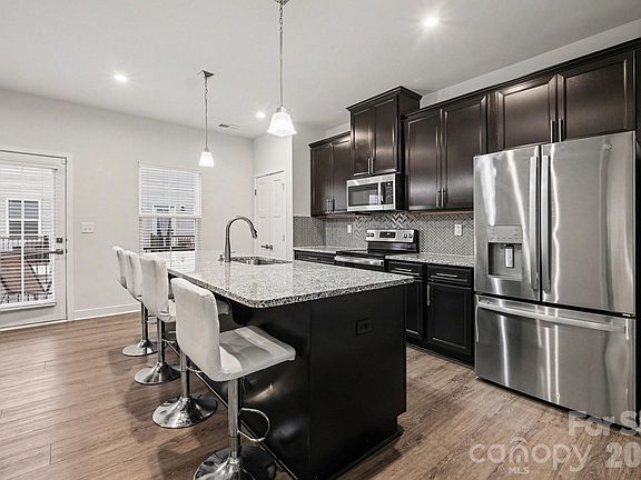 5th image of 1305 Newell Towns Ln