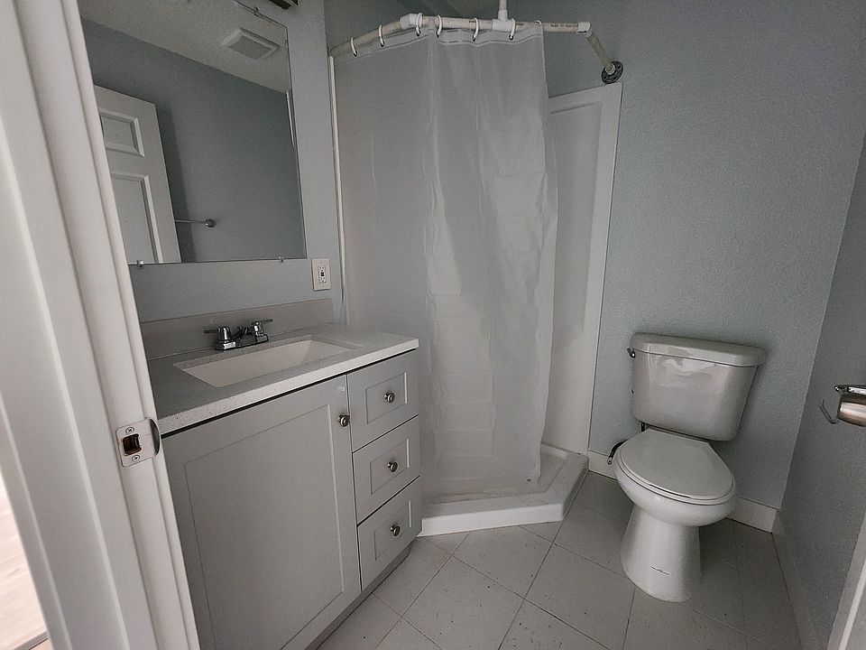 1st image of 5631 Belleview Ave