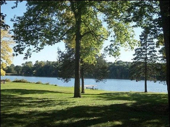 1st image of 652 Silver Lake Dr