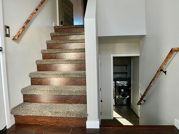 3rd image of 2428 Landmark Dr