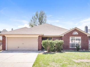 7448 Ashcroft Cir, Fort Worth, TX 76120