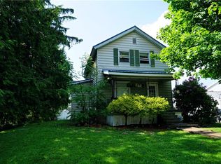 18 Alburtus Ave, Bemus Pt, NY 14712