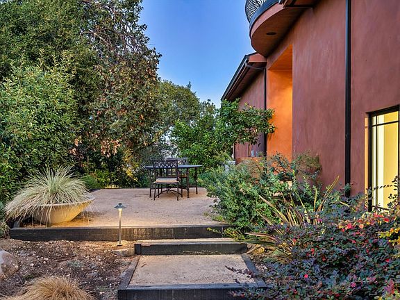 4th image of 1312 Summit Drive