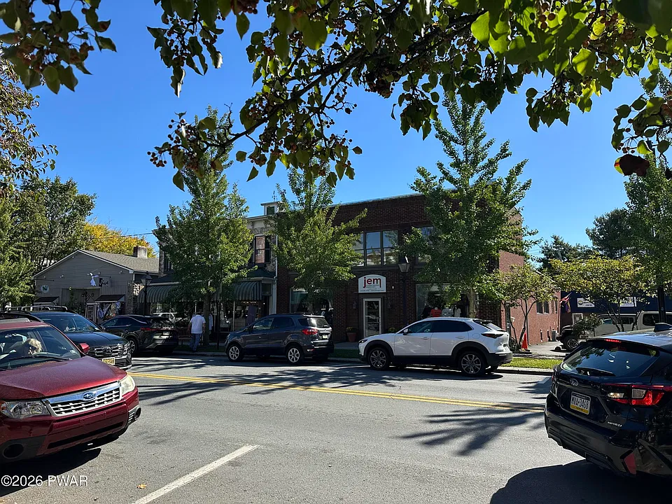 313 Broad St