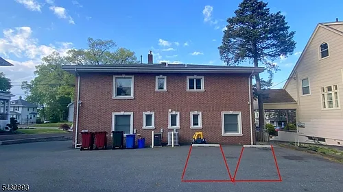 137 Centre St Photo 1