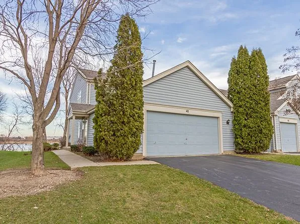 48 King Dr, Streamwood, IL 60107