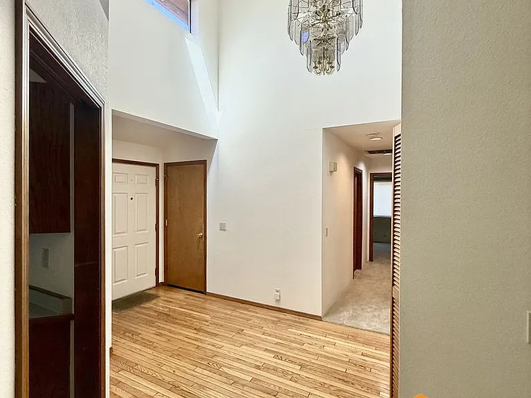 2976 Grizzly Dr — Photo 5