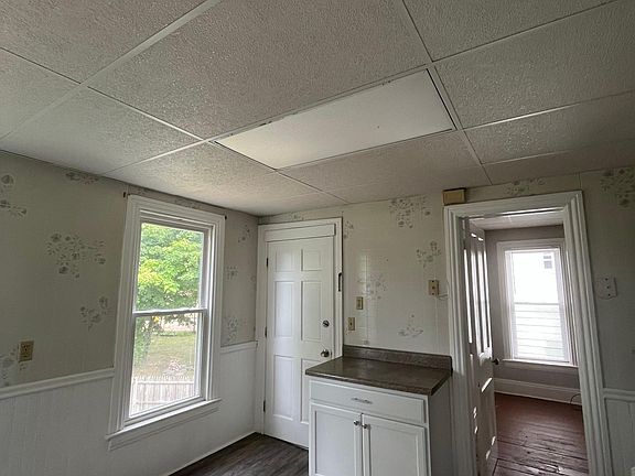 4th image of 3 Lansing Ave #2