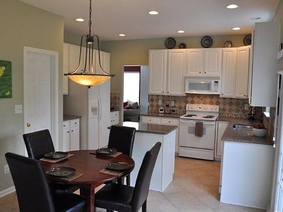 Quartz and Tile Kitchen