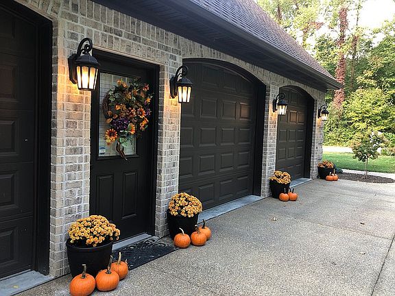 2.5 attached garage 