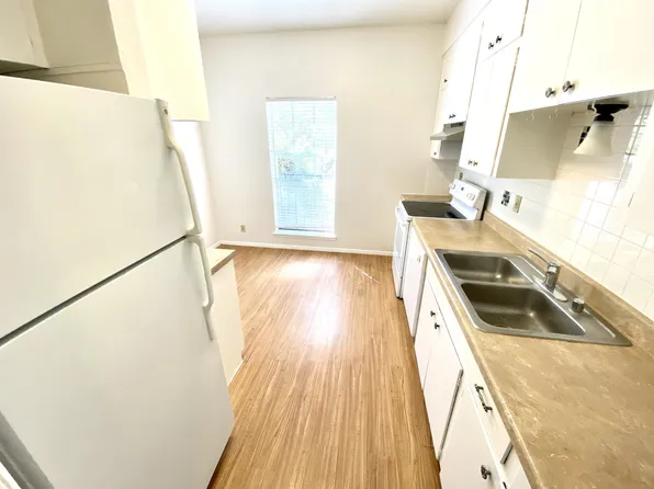 La Mariposa Apartments