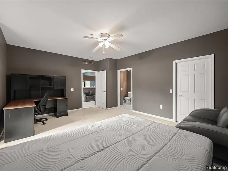 7683 Ambassador Dr — Photo 17