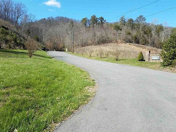 2nd image of Walnut Bend Dr