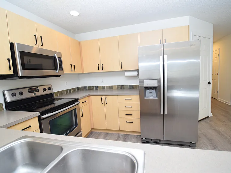 207 SE Harlow Ave — Photo 7