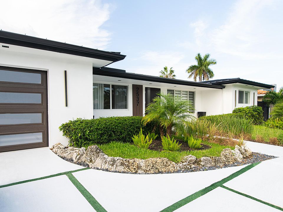 1st image of 2537 SE 10TH Court