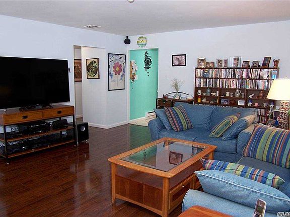2nd image of 5 Freedom Ln