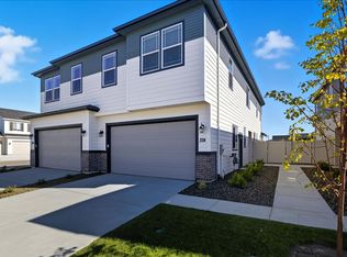 374 N Lagrasse Ln, Star, ID 83669