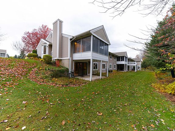 5th image of 821 Claremont Ct