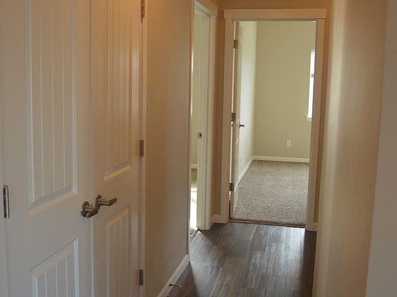 3rd image of 1510 23rd St SE APT 305