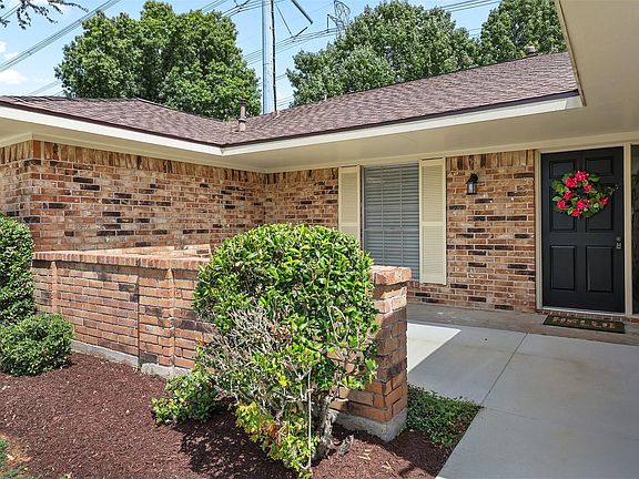 4th image of 1009 N Amy Dr