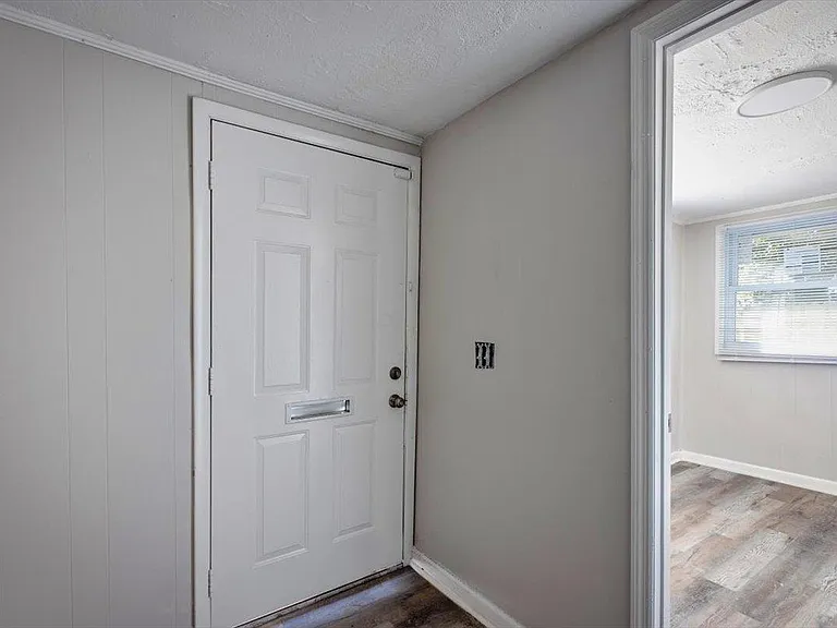 541 New Berlin Rd — Photo 7