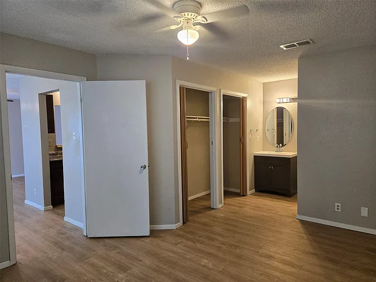 1011 Ridgemont St — Photo 8