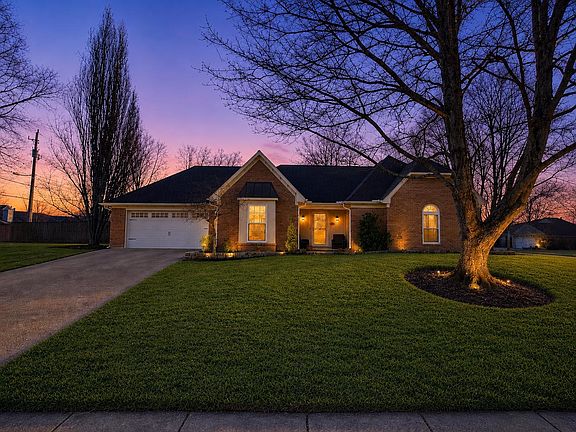 3rd image of 8481 Overcup Oaks Dr