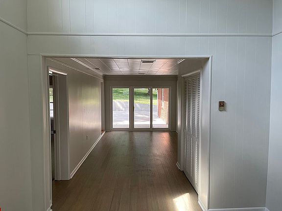 3rd image of 66 Hickory Hill Dr