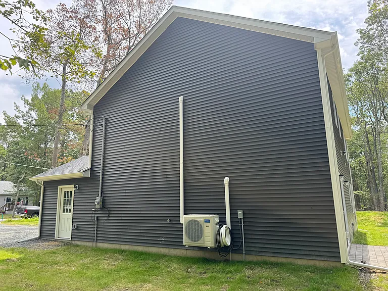 125 Cobblestone Dr — Photo 2