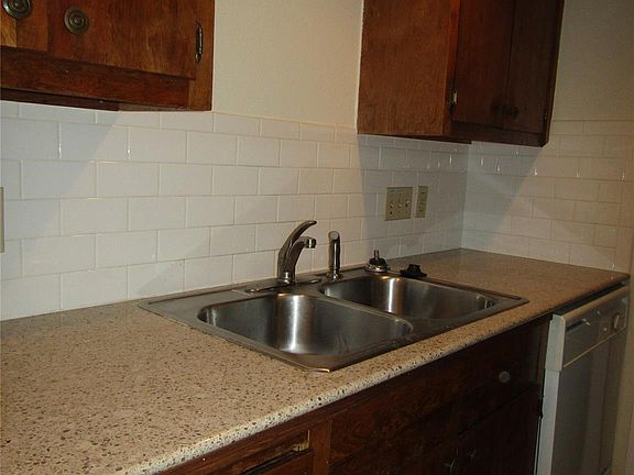 5th image of 808 Ramble Ln