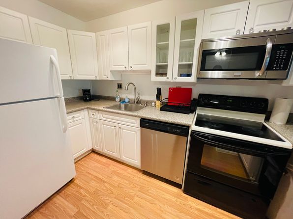 46 Township Line Rd APT 208