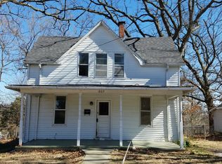 803 S College St, Neosho, MO 64850