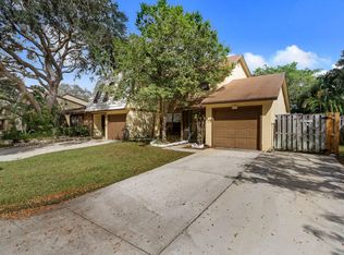 1093 Raintree Ct, Palm Beach Gardens, FL 33410
