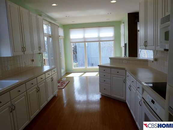 4th image of 607 S 186th St