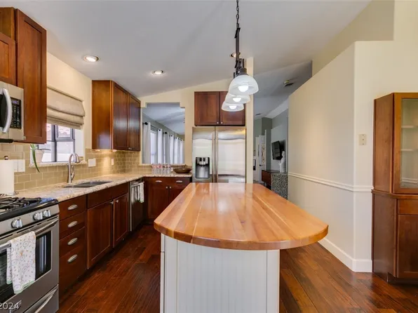 107 Ocean Mist Ln, Boulder City, NV 89005