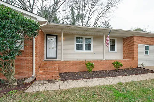 9802 Dolphin Dr SE Photo 1
