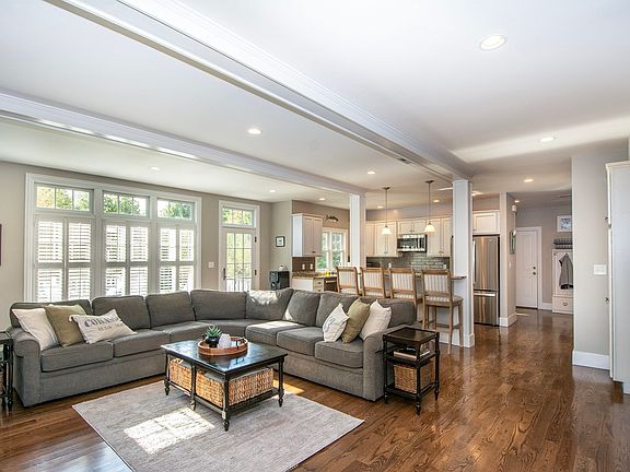 5th image of 22 Spring St
