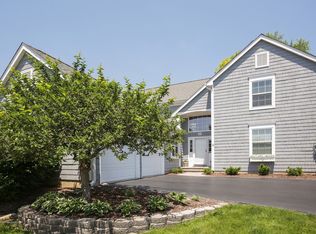 404 Narragansett Ct, Crystal Lake, IL 60012