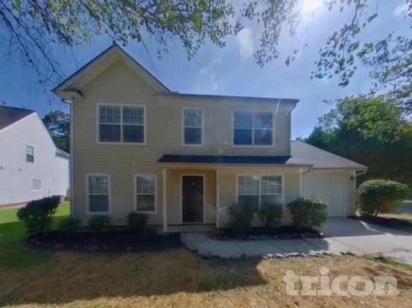 911 Woodington Ln, Charlotte, NC 28214