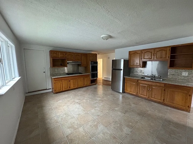 33-35 Hitchcock St #2 — Photo 17