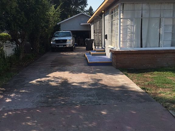 2nd image of 1552 W Middlefield Ave