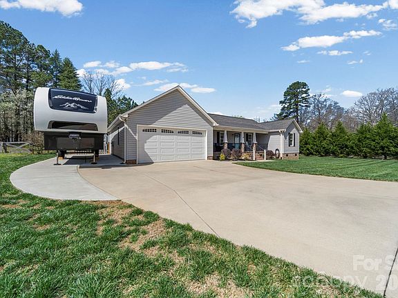 4th image of 110 Westover Dr