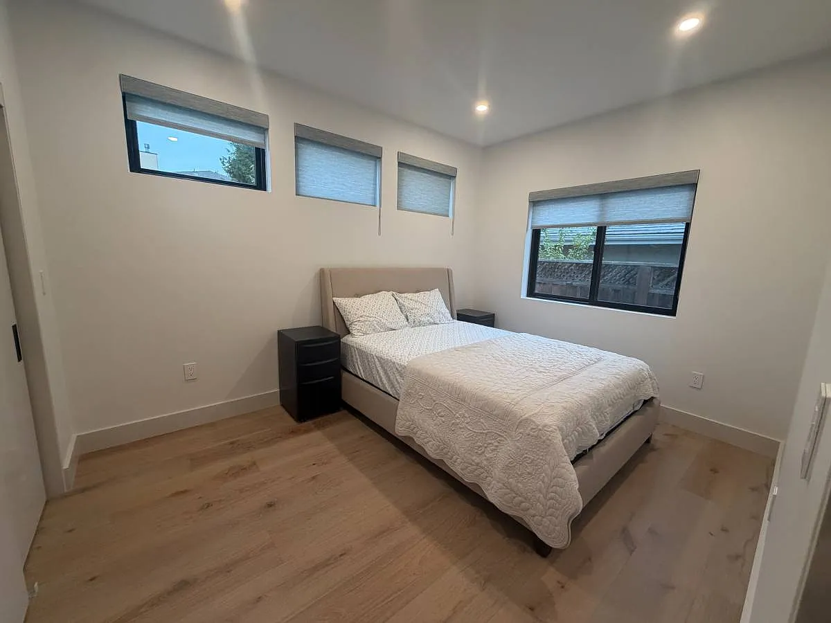 2 bed, 800 sqft, $5,500 — Photo 3